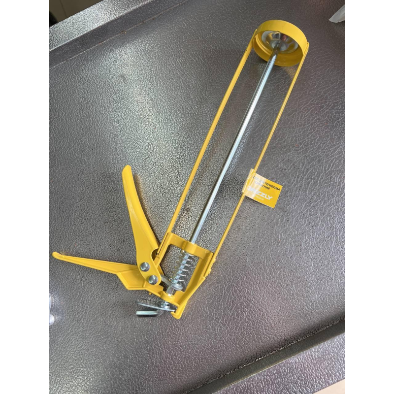 Однокомпонентний монтажний пістолет для герметиків